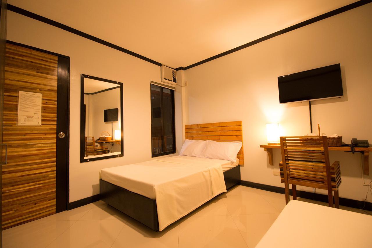 Mahogany Tourist Inn Bacolod Exterior photo